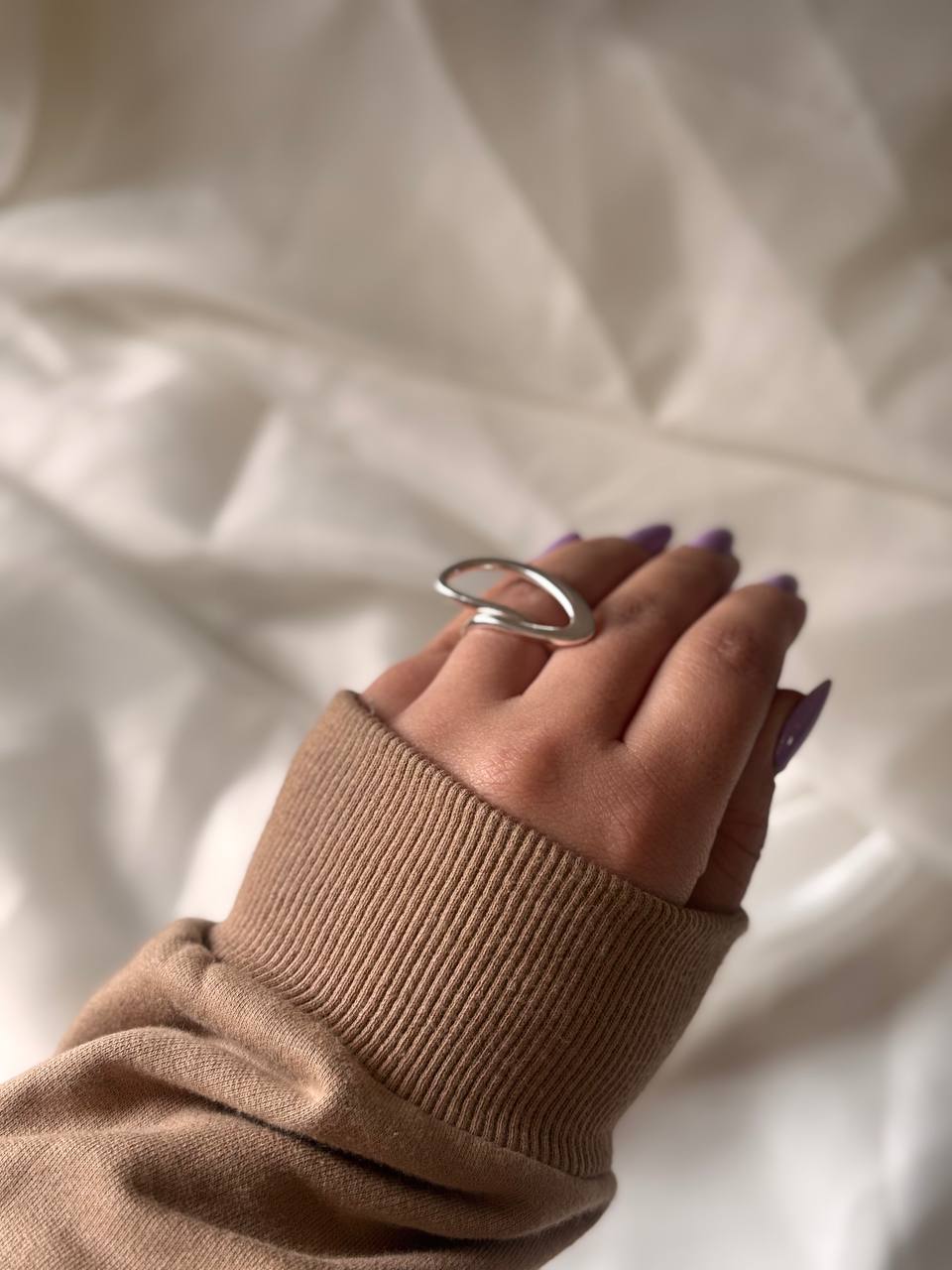 انگشتر مینیمال دفرمه طرح امضا